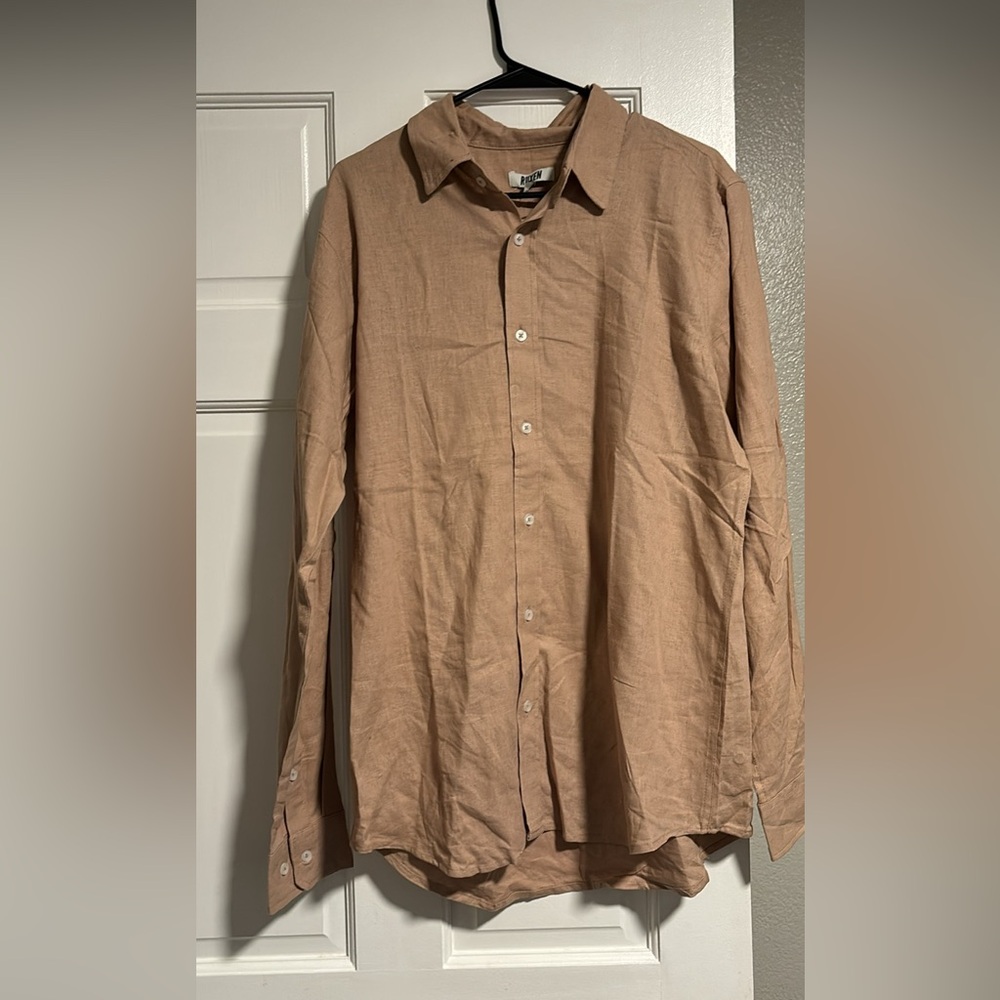 NWT men’s button up shirt- large
